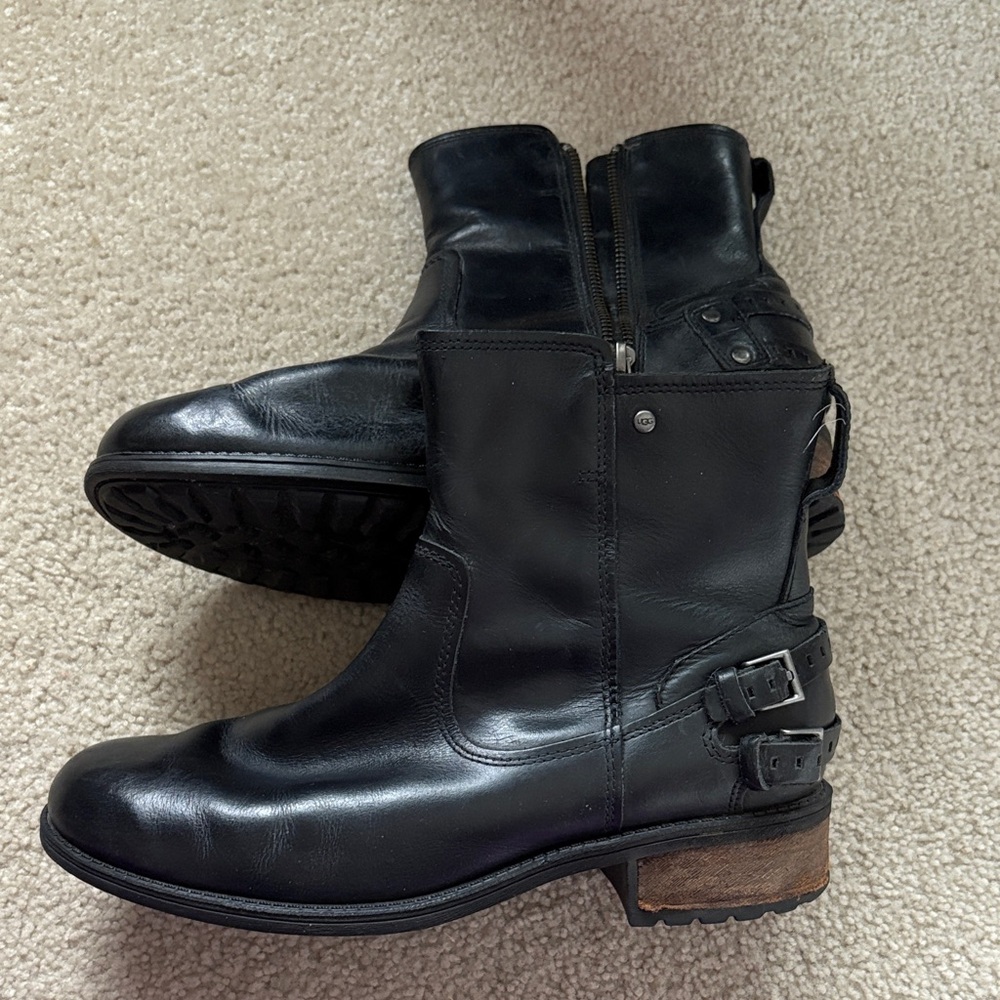 Ugh Black Leather Ankle Boots